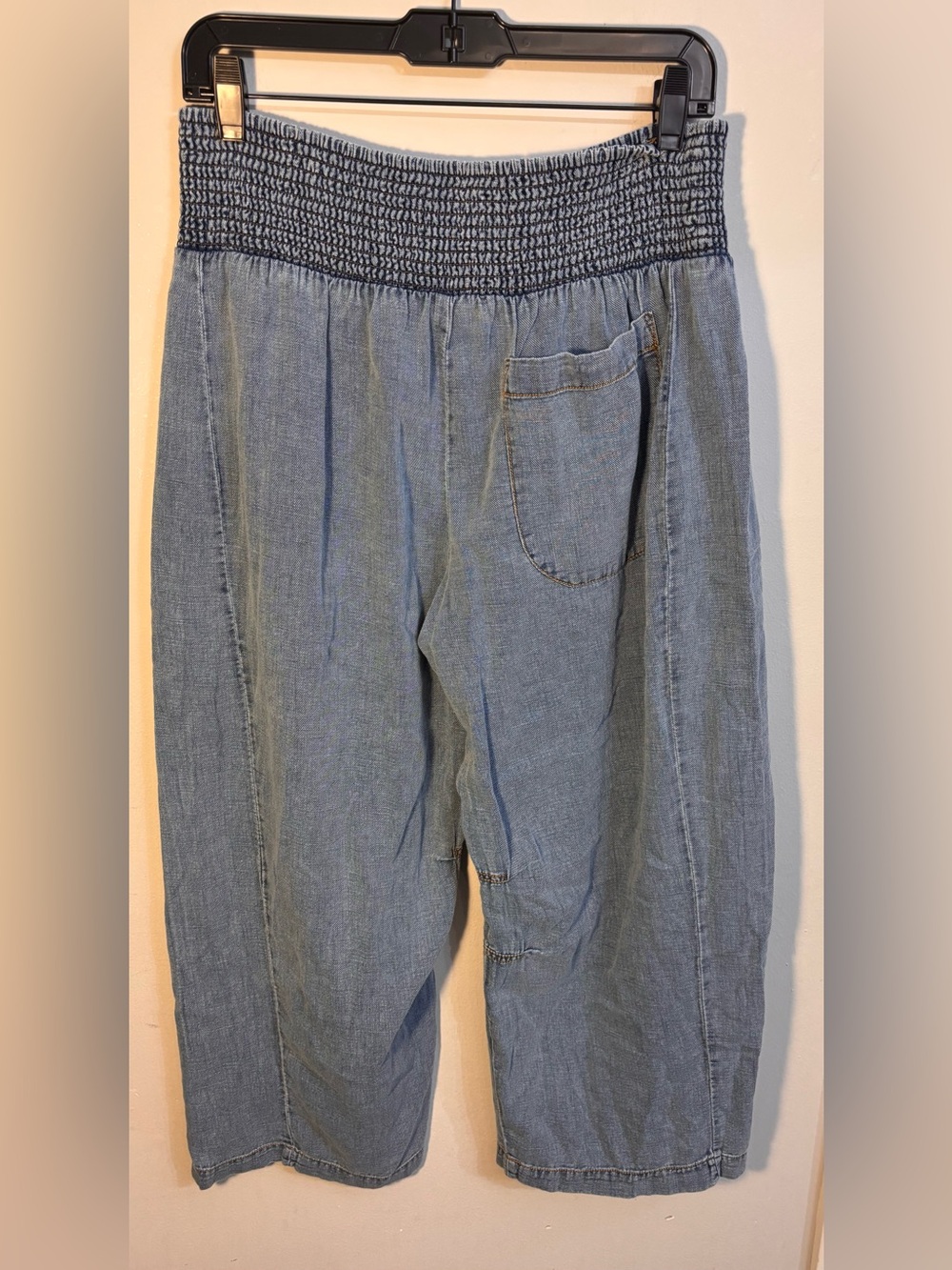 Anthropologie Pilcro Reese Barrel Leg Pull On Pants Smocked Cotton Size M Blue - Picture 6 of 8